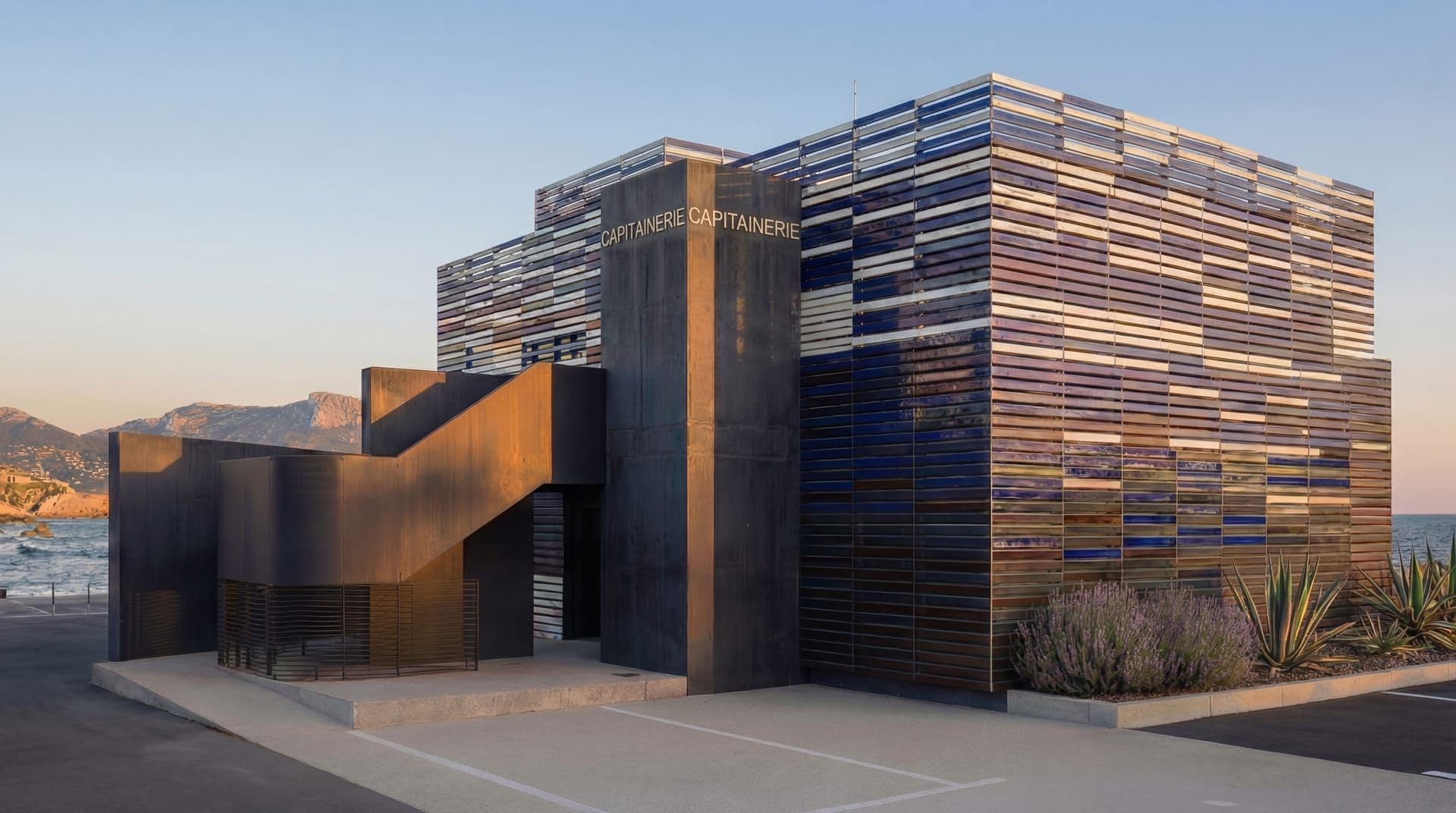 Équipement public CAPITAINERIE à MARSEILLE (13) — projet d'architecte Reservoir Architecture, image 1